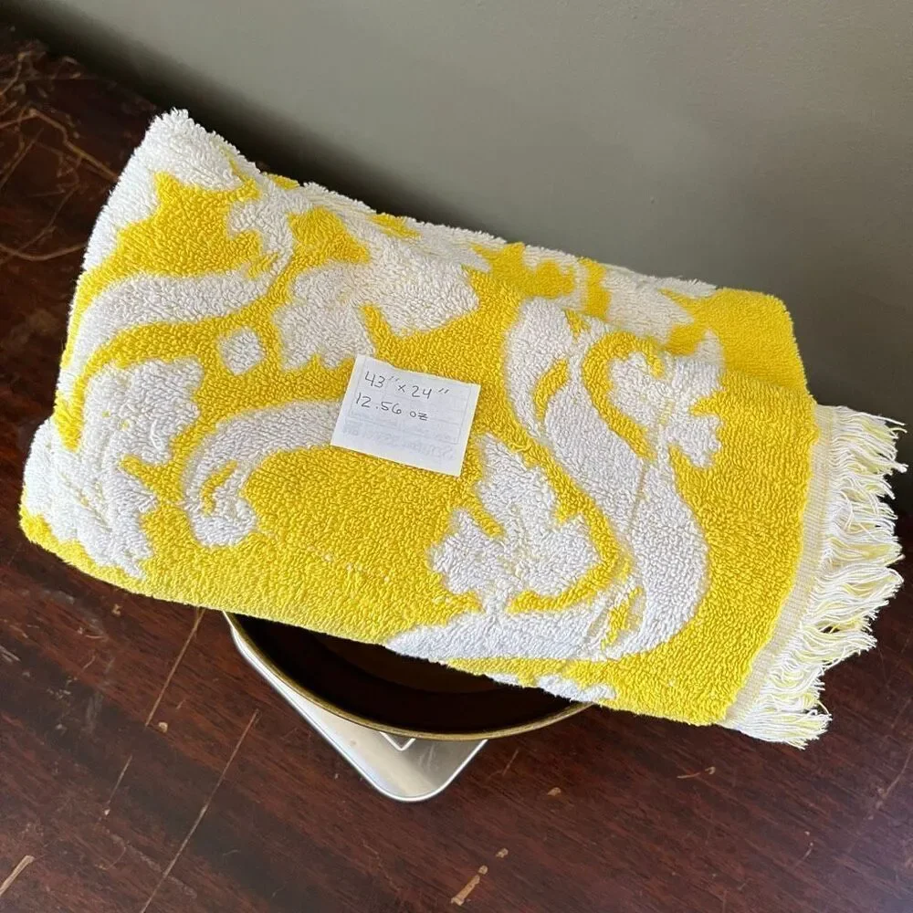 VTG St Mary’s Yellow White Medallion Terry Bath Towel Fringe 42x24 USA
